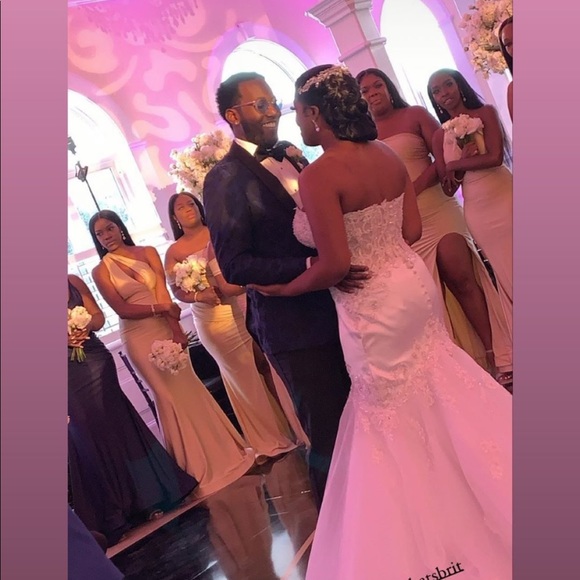 Wedding gown - Picture 2 of 4